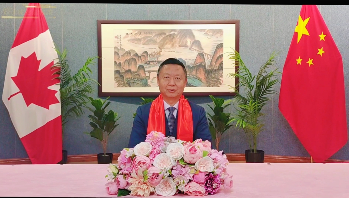 罗伟东总领事向领区中国留学生致新年贺词